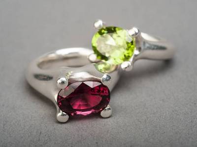 prinzessinnen-ringe-silber-rubelith-peridot-anna-eichlinger-800w